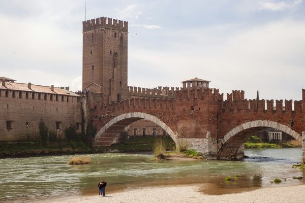 Comment choisir une location de vacances en Toscane avec des cours de cuisine toscane et des visites de châteaux médiévaux ?