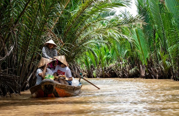 Quels sont les meilleurs itinéraires pour une croisière sur le fleuve Mékong au Laos?